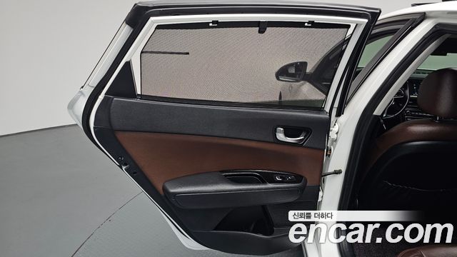 Kia K5 2016 — photo 15