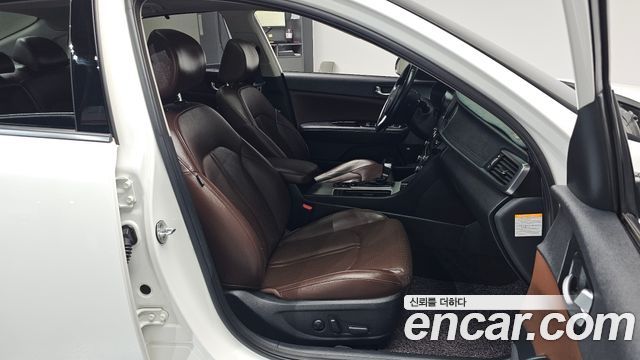 Kia K5 2016 — photo 16