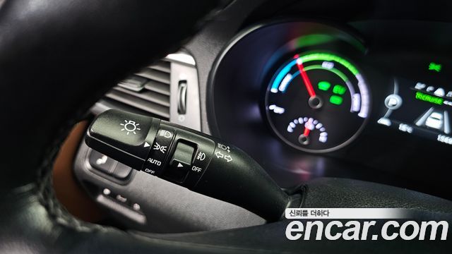 Kia K5 2016 — photo 32