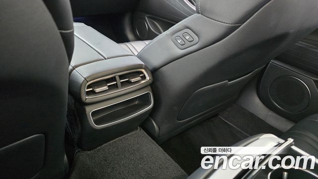 Genesis G80 2021 — photo 32