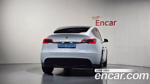 Tesla Model Y 2022 — photo 4