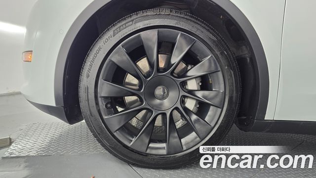 Tesla Model Y 2022 — photo 5