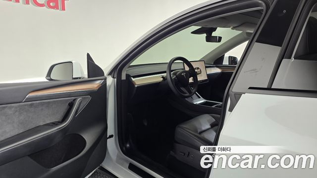Tesla Model Y 2022 — photo 13
