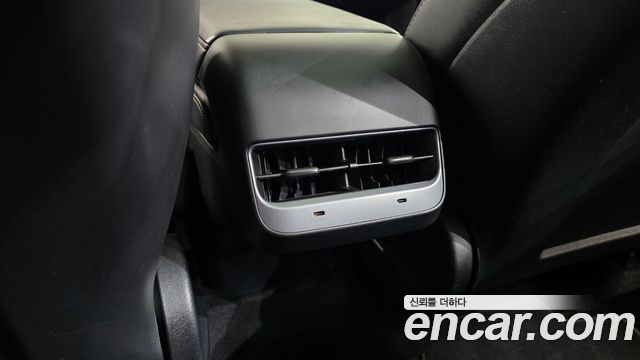 Tesla Model Y 2022 — photo 25