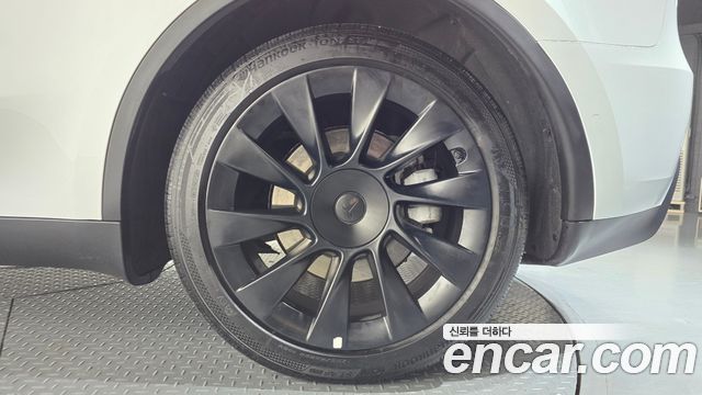 Tesla Model Y 2022 — photo 7