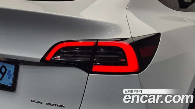 Tesla Model Y 2022 — photo 9
