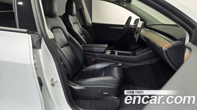Tesla Model Y 2022 — photo 16