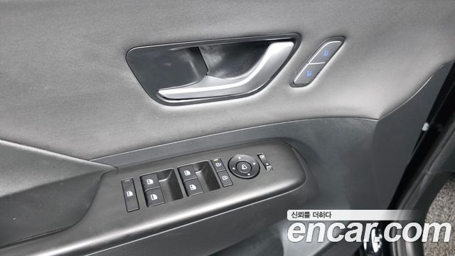 Hyundai Kona 2023 — photo 29