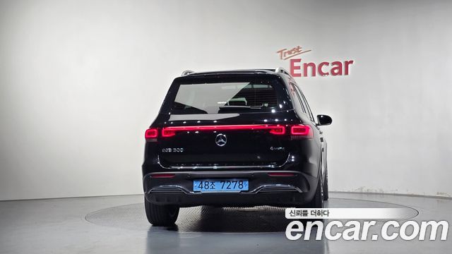 Mercedes-Benz EQB 2023 — photo 4