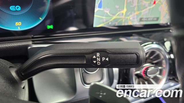 Mercedes-Benz EQB 2023 — photo 12