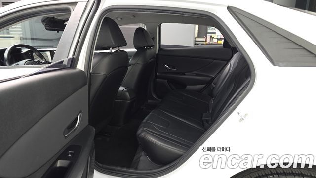 Hyundai AVANTE 2021 — photo 11