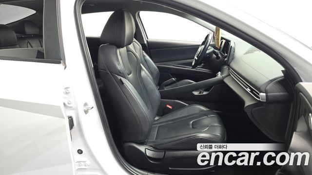 Hyundai AVANTE 2021 — photo 12