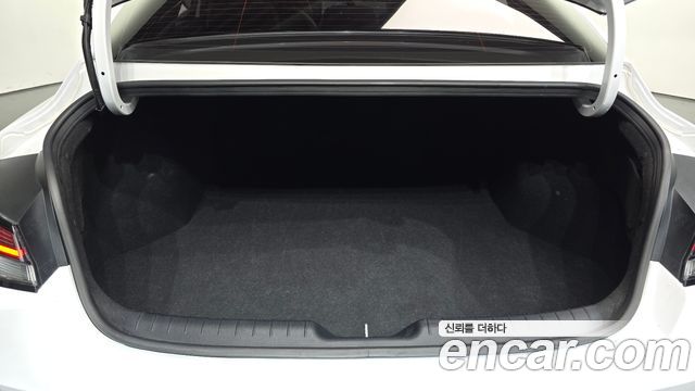 Hyundai AVANTE 2021 — photo 19