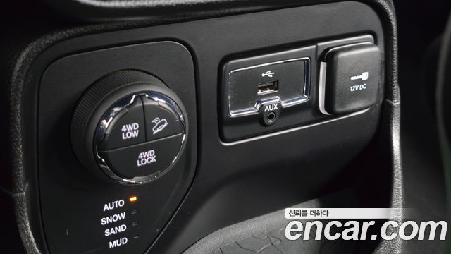 Jeep Renegade 2017 — photo 13