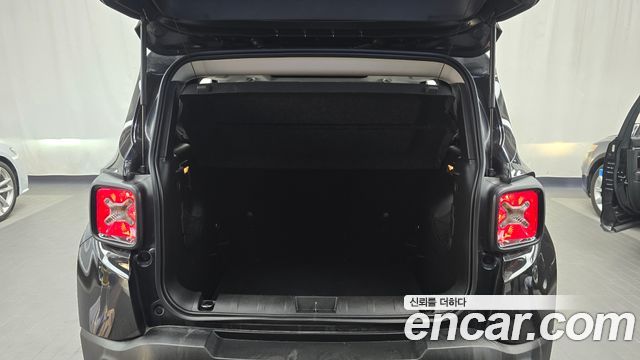 Jeep Renegade 2017 — photo 19