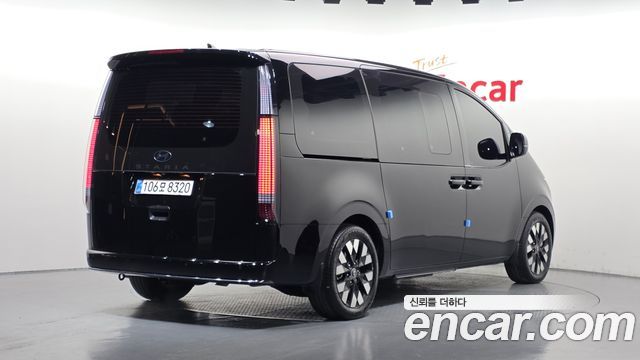 Hyundai Staria 2025 — photo 2