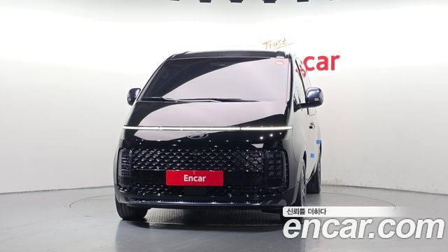 Hyundai Staria 2025 — photo 3