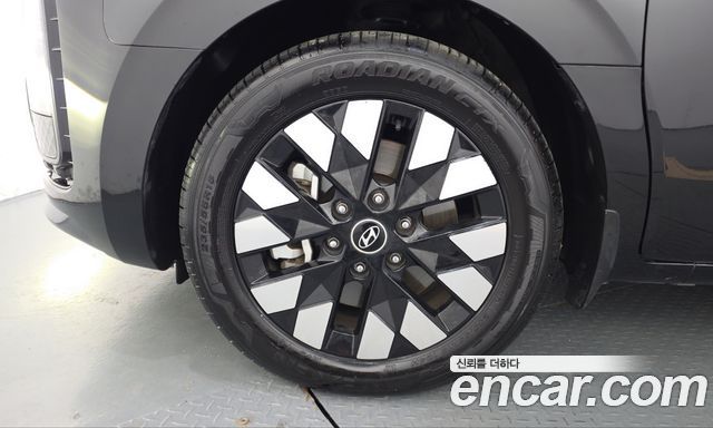 Hyundai Staria 2025 — photo 5