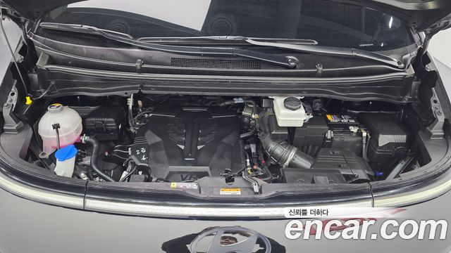 Hyundai Staria 2025 — photo 6