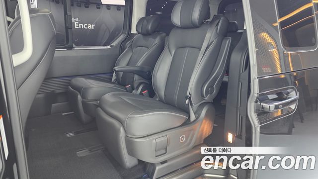 Hyundai Staria 2025 — photo 11