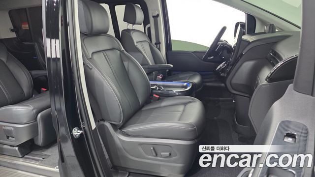 Hyundai Staria 2025 — photo 12