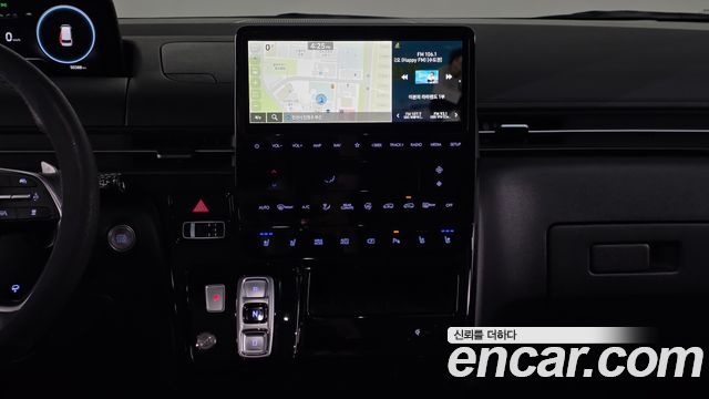 Hyundai Staria 2025 — photo 14