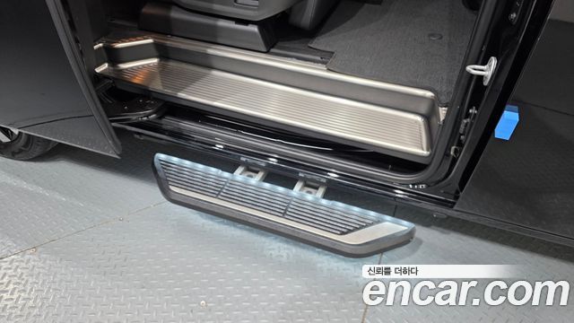 Hyundai Staria 2025 — photo 20