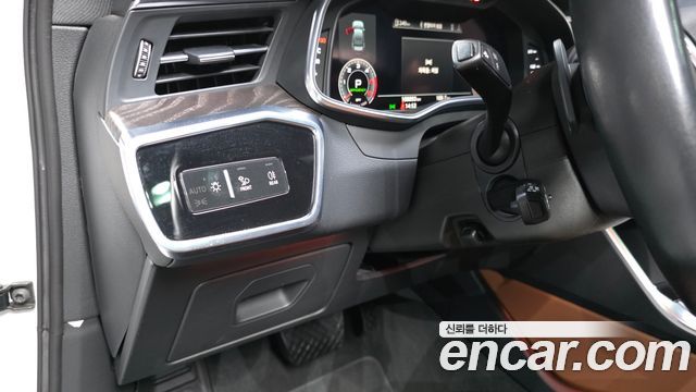 Audi A6 2020 — photo 27