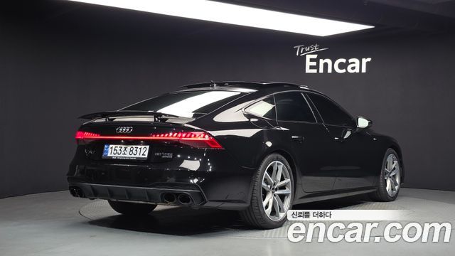 Audi A7 2021 — photo 2