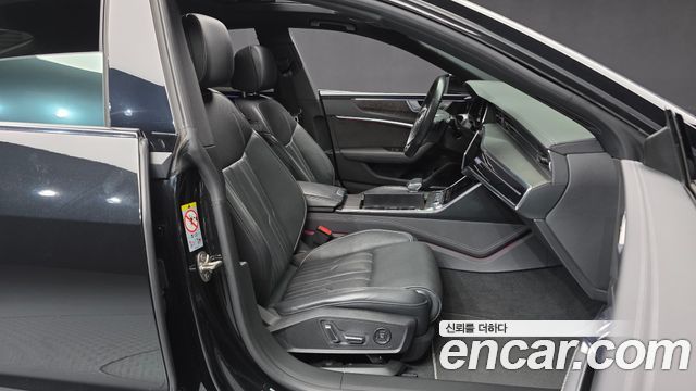 Audi A7 2021 — photo 11