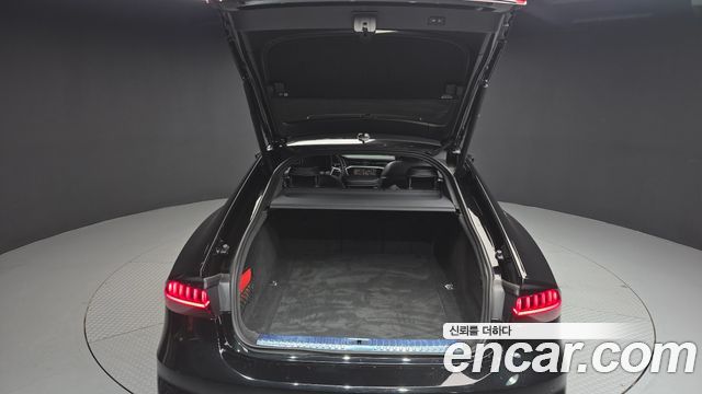 Audi A7 2021 — photo 20