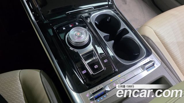 Kia Canival 2023 — photo 12