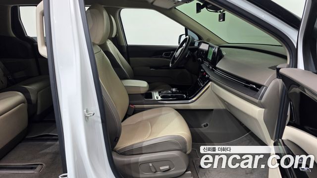 Kia Canival 2023 — photo 17