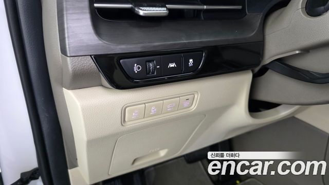 Kia Canival 2023 — photo 23