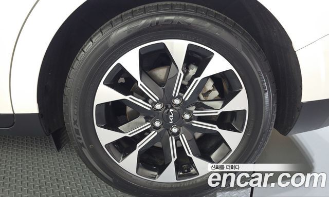 Kia Canival 2023 — photo 7