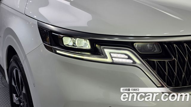 Kia Canival 2023 — photo 8