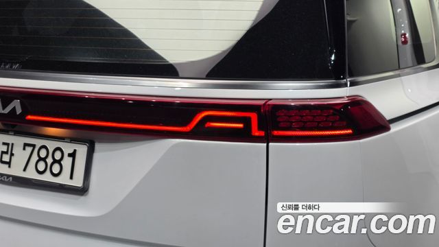 Kia Canival 2023 — photo 9