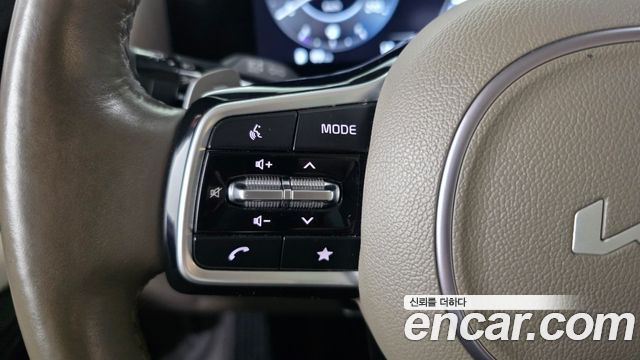 Kia Canival 2023 — photo 28