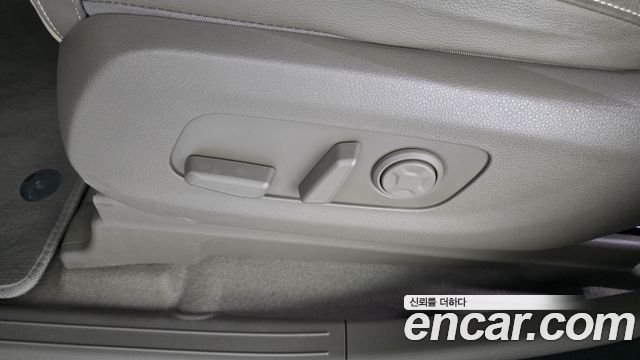 Kia Canival 2023 — photo 31