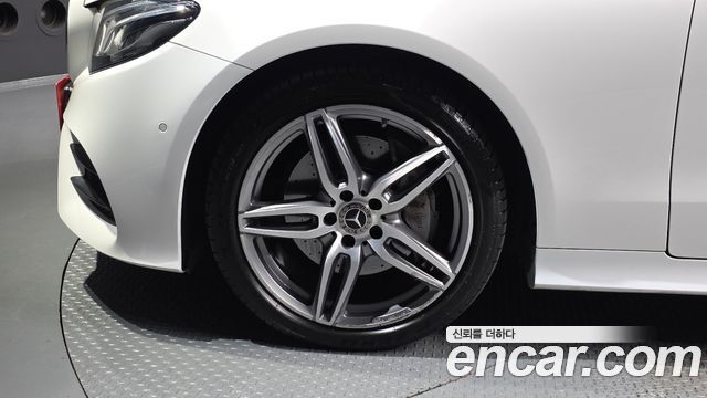 Mercedes-Benz E-Class 2019 — photo 5