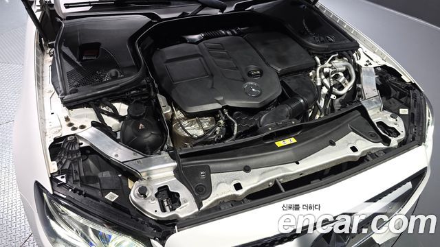 Mercedes-Benz E-Class 2019 — photo 6