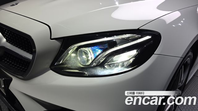 Mercedes-Benz E-Class 2019 — photo 8
