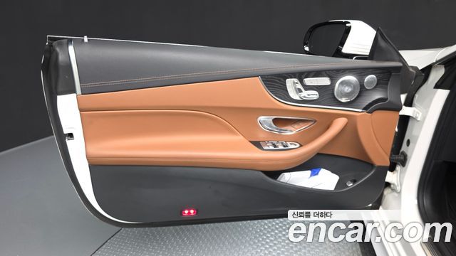 Mercedes-Benz E-Class 2019 — photo 14