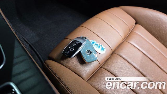 Mercedes-Benz E-Class 2019 — photo 27