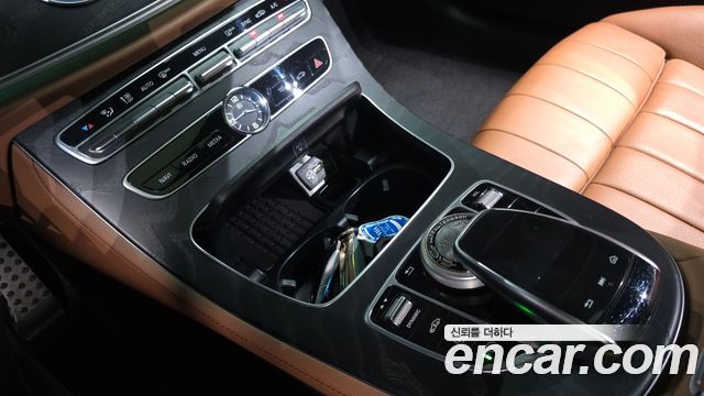 Mercedes-Benz E-Class 2019 — photo 29