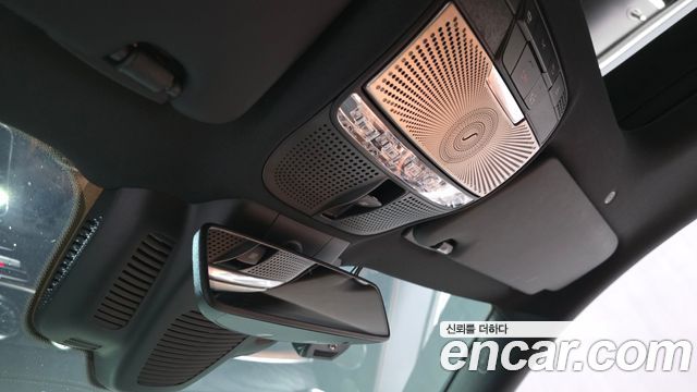 Mercedes-Benz E-Class 2019 — photo 31