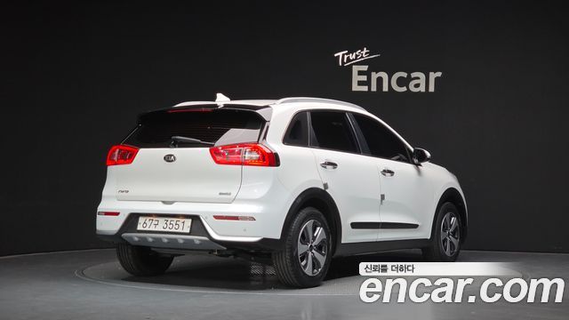 Kia Niro 2018 — photo 2