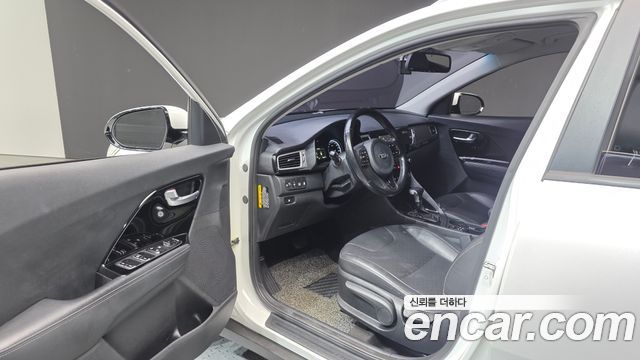 Kia Niro 2018 — photo 10