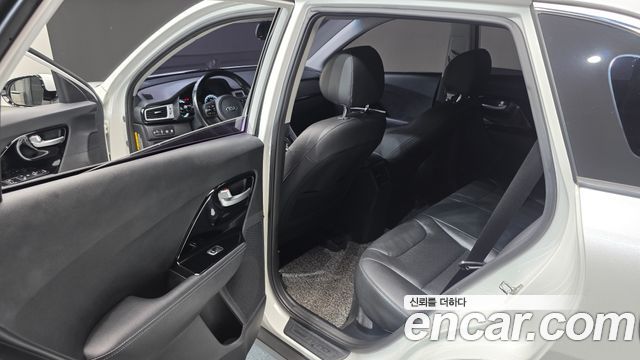 Kia Niro 2018 — photo 11