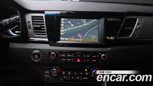 Kia Niro 2018 — photo 20